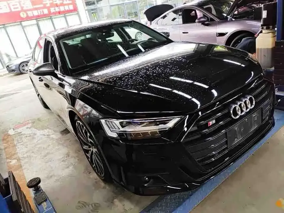 Audi S8 — фото 3