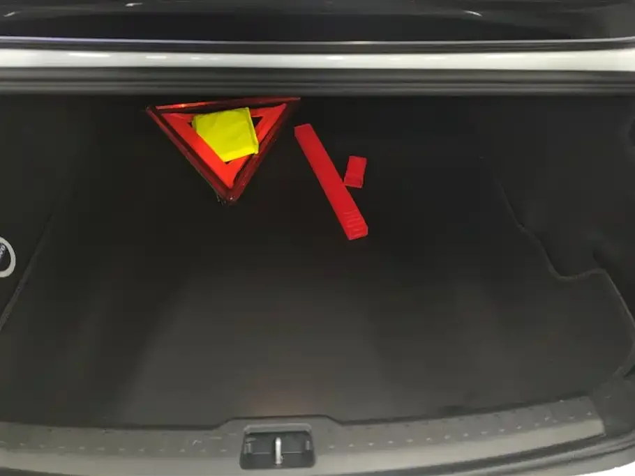 Volvo S60 2023 из CN, фото 4