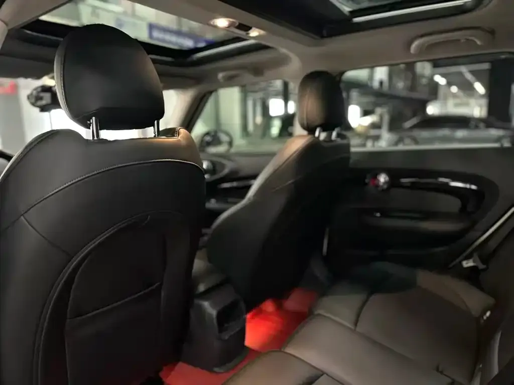 MINI Clubman — фото 3