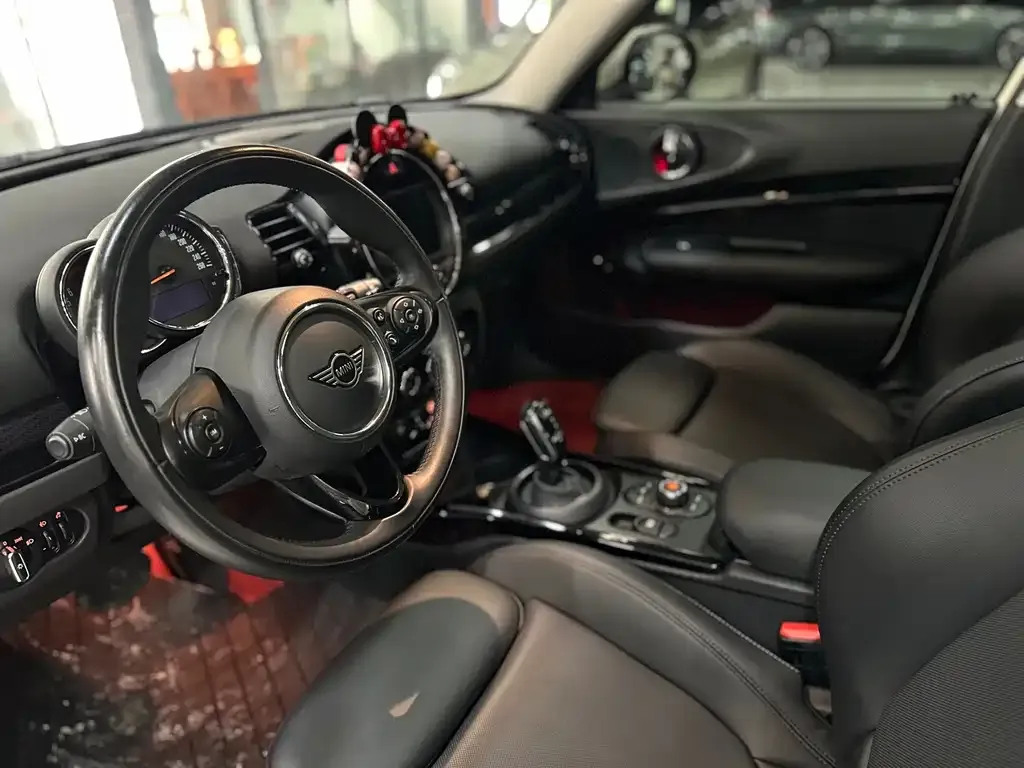 MINI Clubman — фото 6