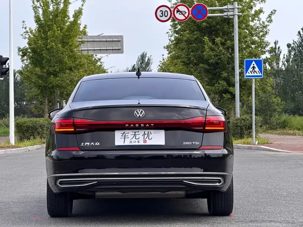 Volkswagen Passat — фото 8