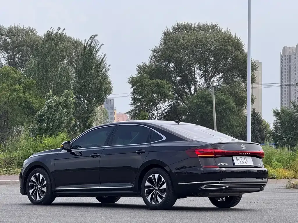Volkswagen Passat — фото 10