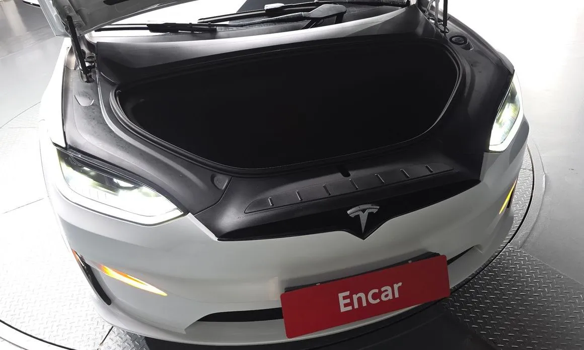 Tesla Model X — фото 5