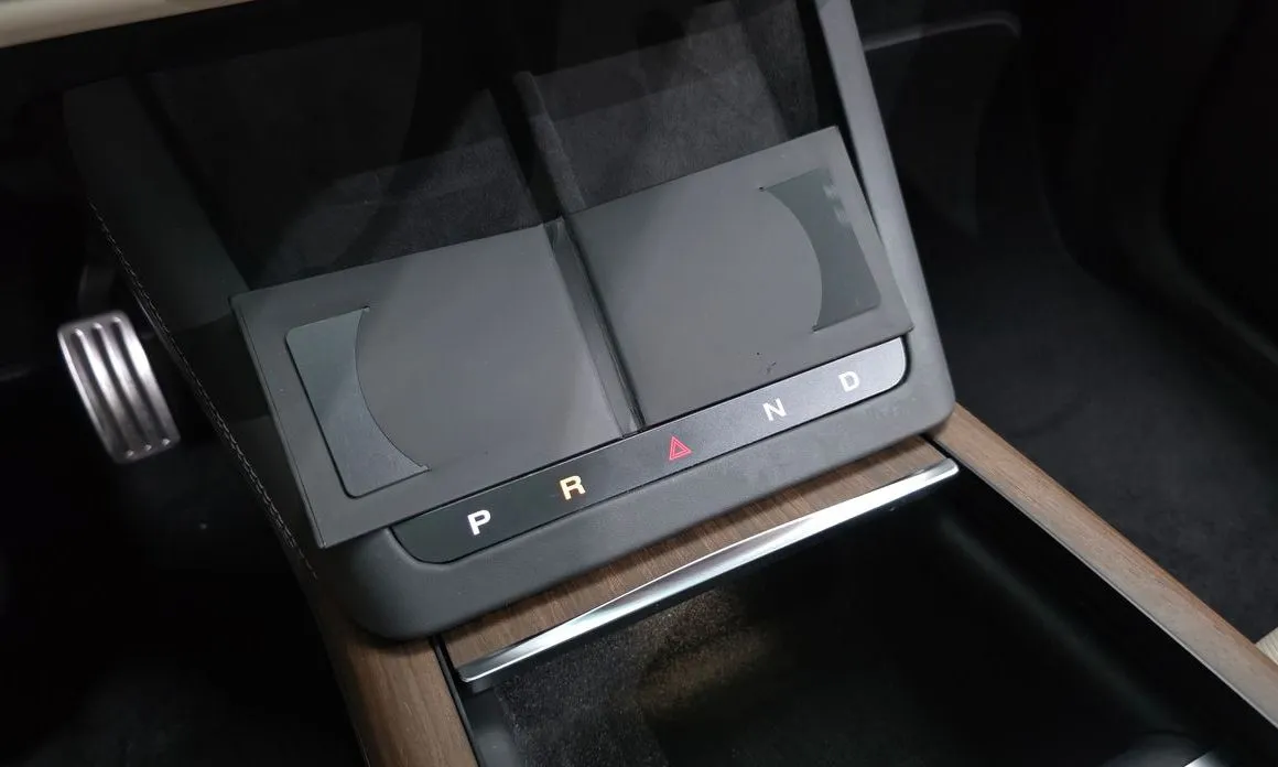 Tesla Model X — фото 7