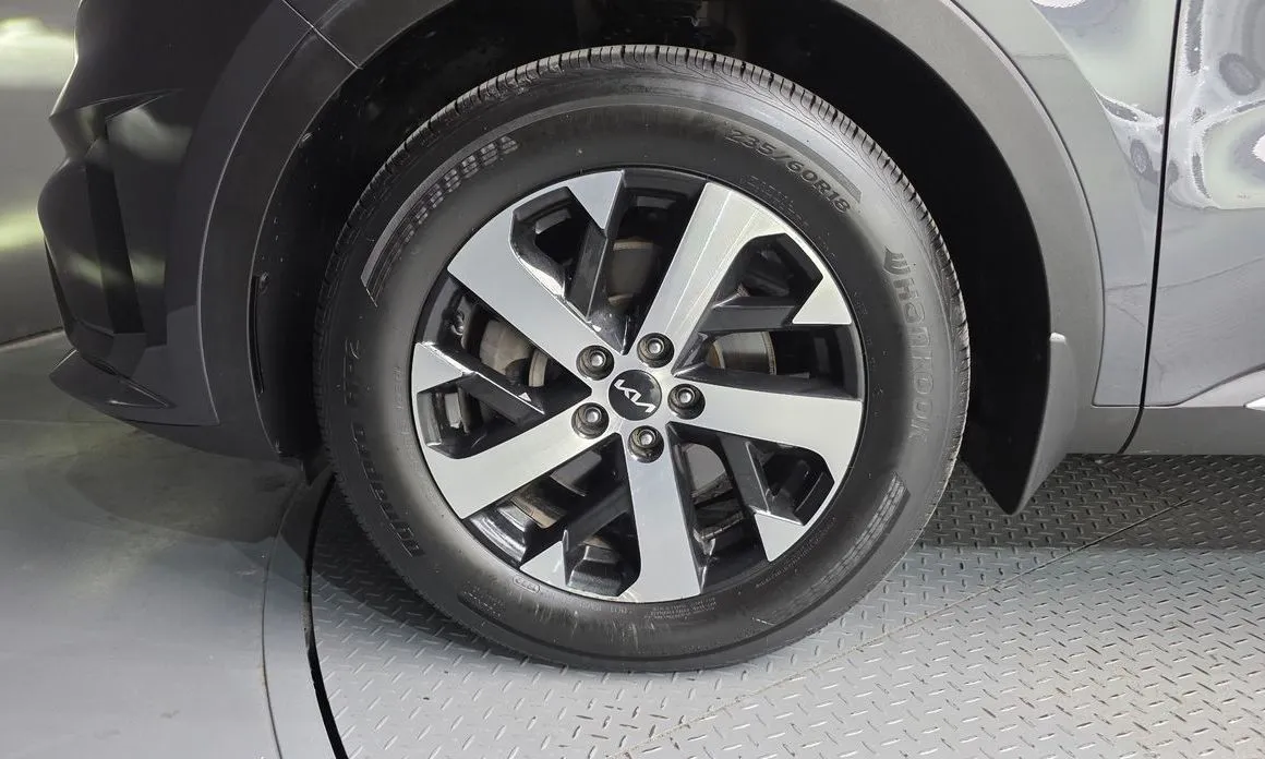 Kia Sorento — фото 8