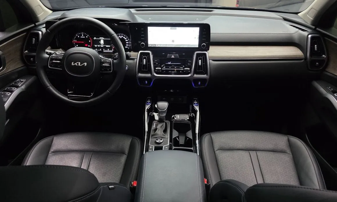 Kia Sorento — фото 9