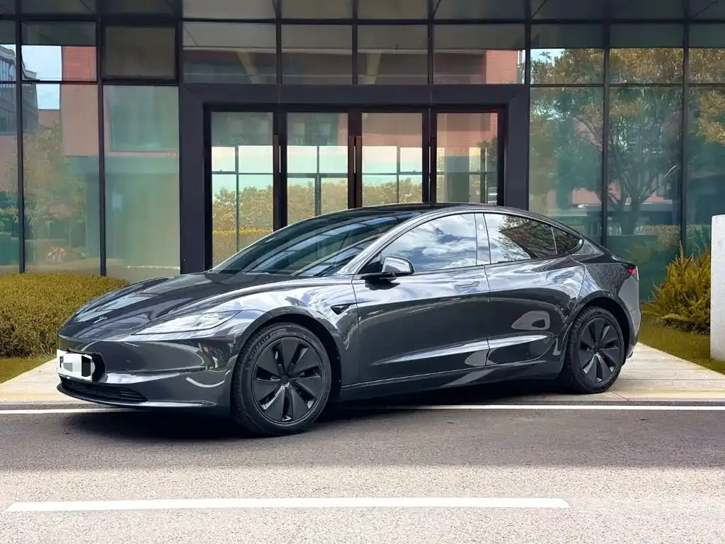 Tesla Model 3 — фото 7