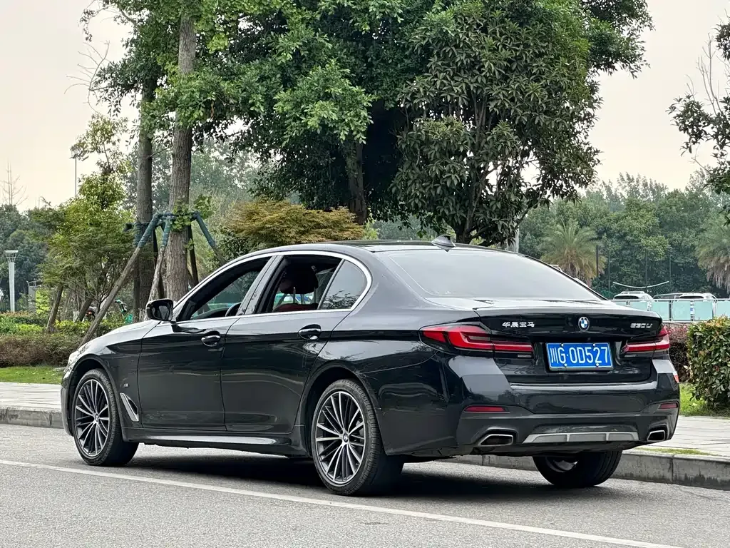 BMW 5 Series — фото 8