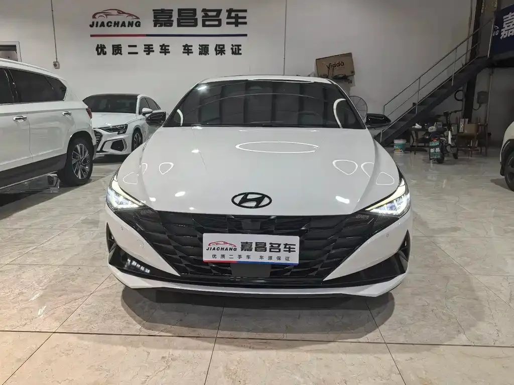 Hyundai Elantra — фото 9