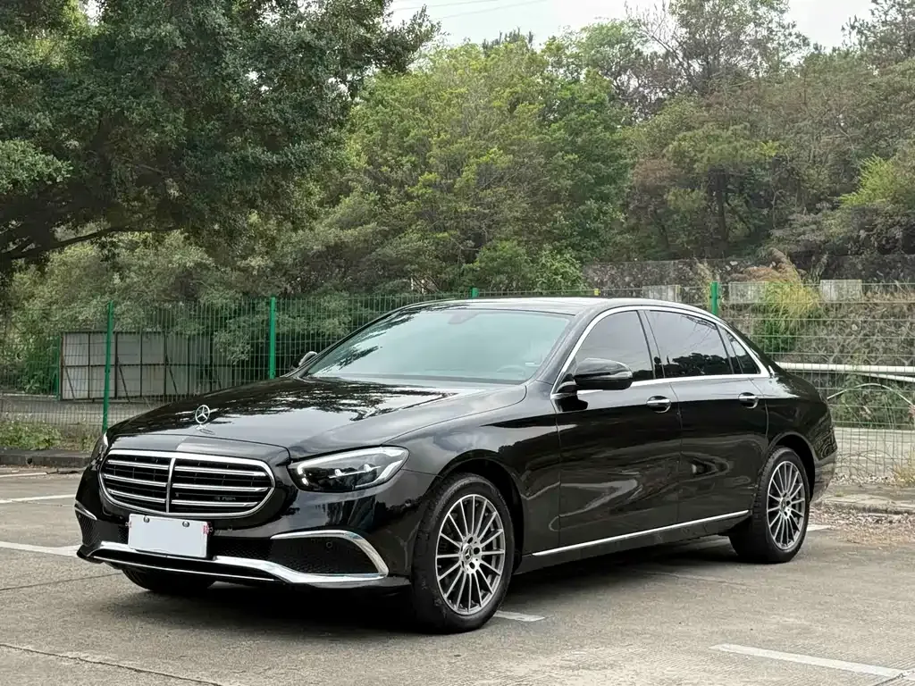 Mercedes-Benz E-Class — фото 9