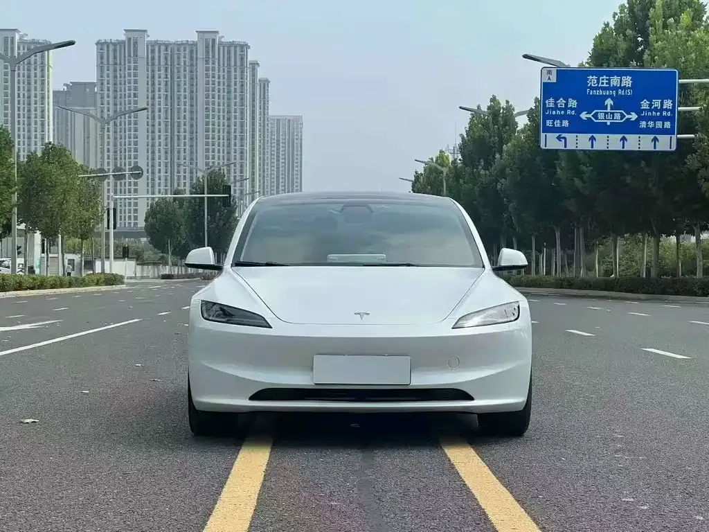 Tesla Model 3 — фото 5