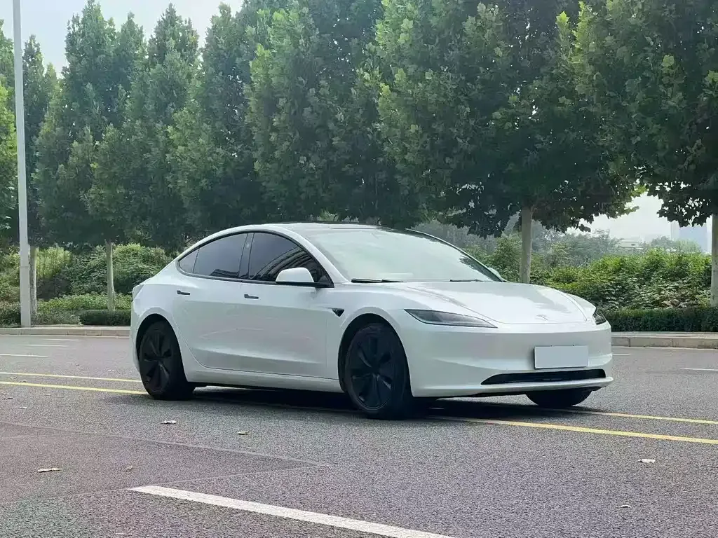 Tesla Model 3 — фото 6