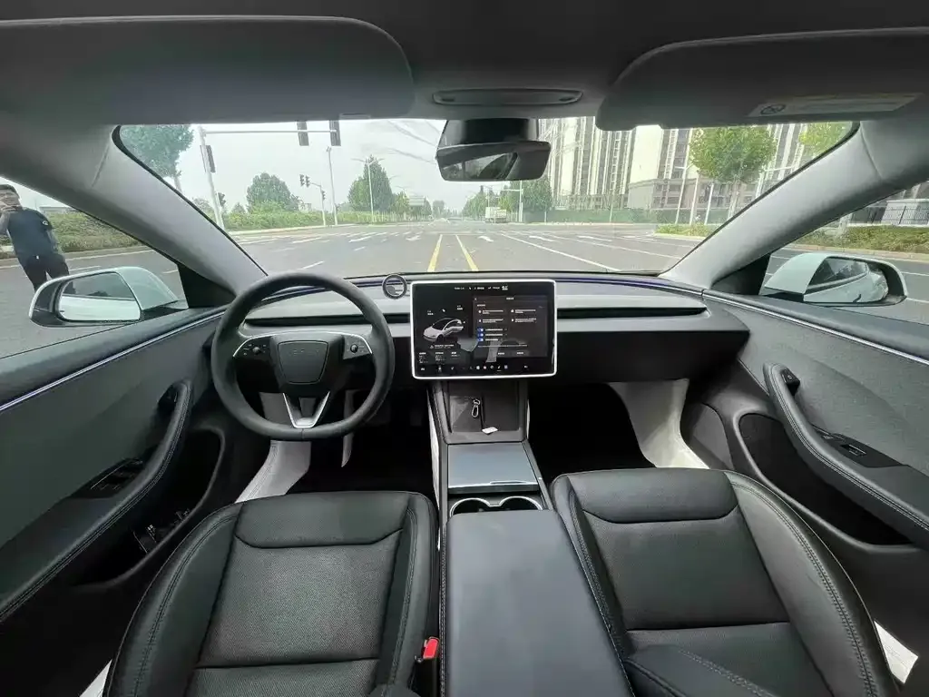 Tesla Model 3 — фото 3