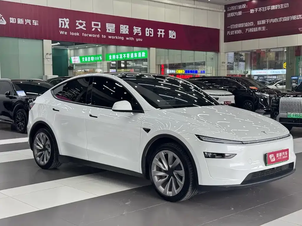 Tesla Model Y — фото 5