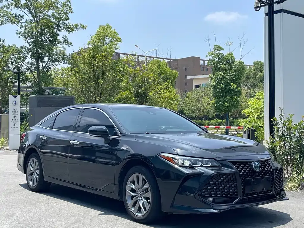 Toyota Avalon — фото 10