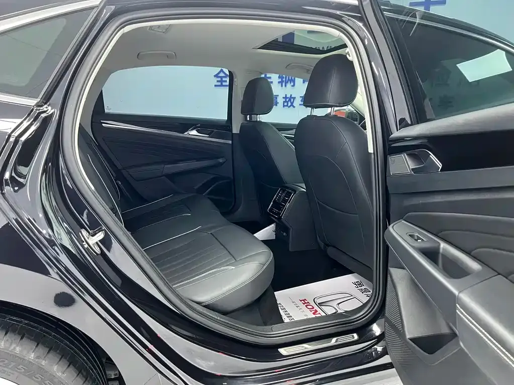 Volkswagen Passat — фото 7