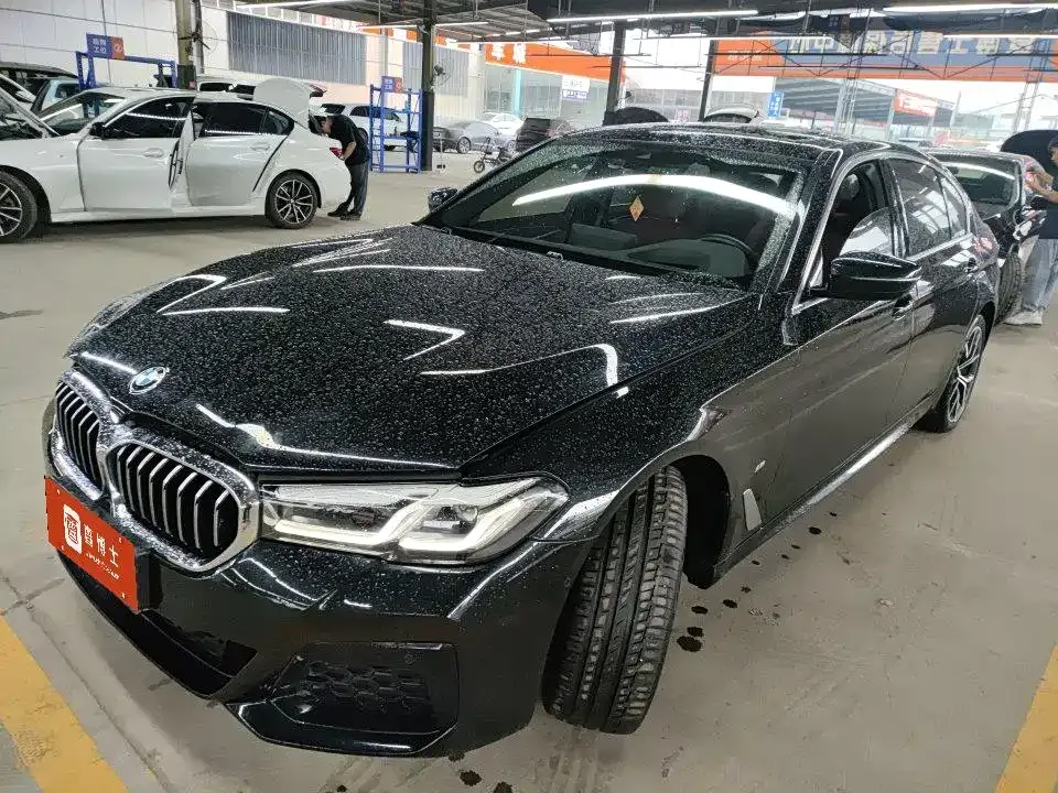 BMW 5 Series — фото 1