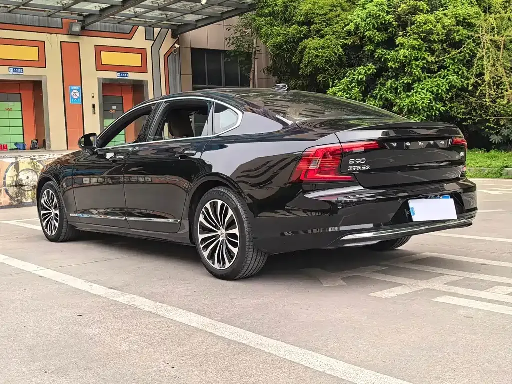 Volvo S90 2024 из CN, фото 7