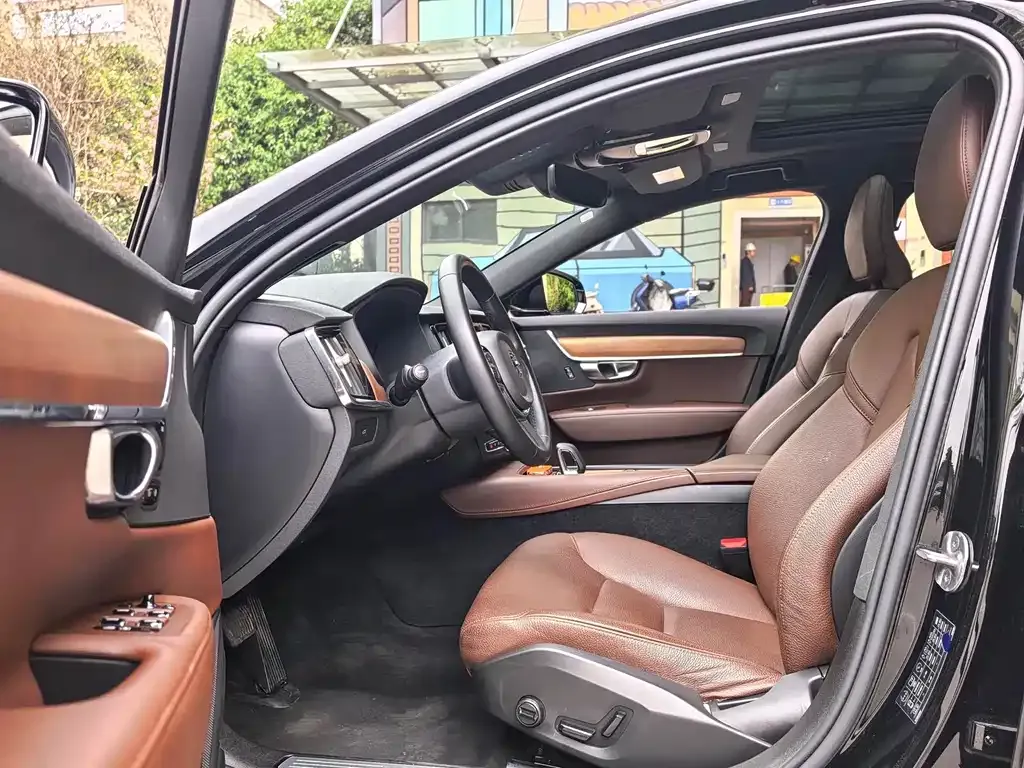 Volvo S90 2024 из CN, фото 8