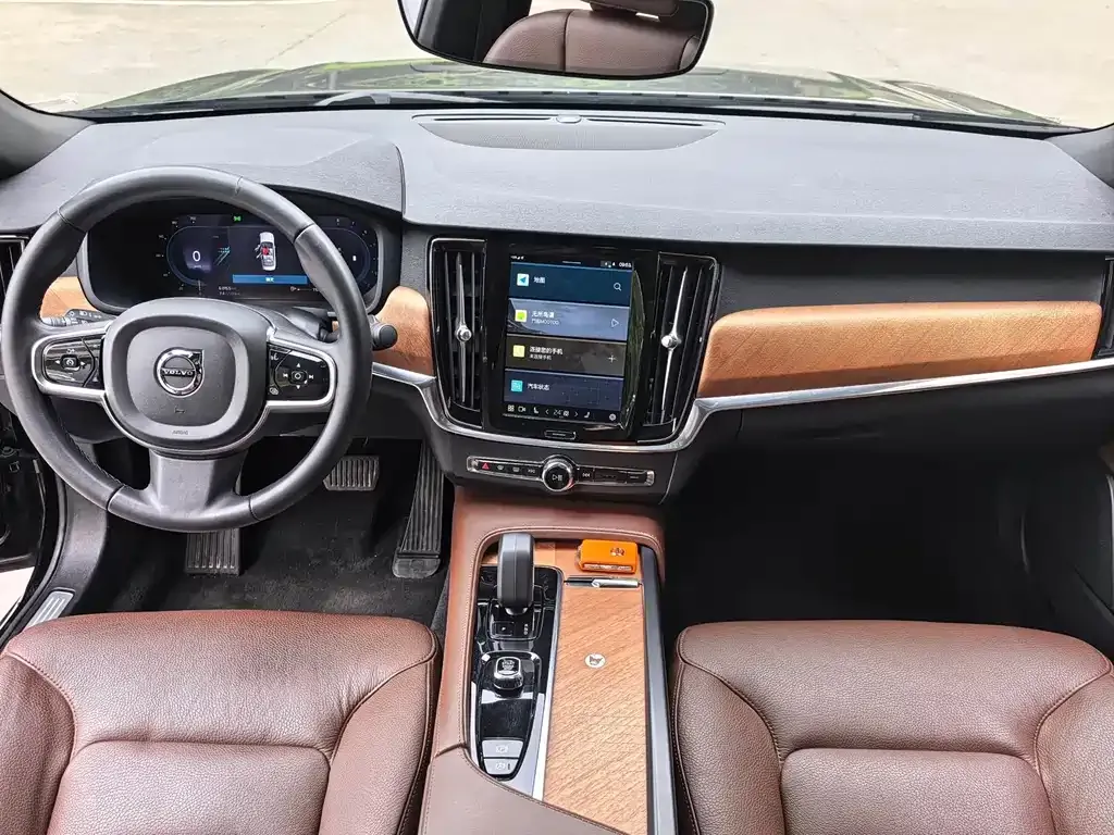 Volvo S90 2024 из CN, фото 10
