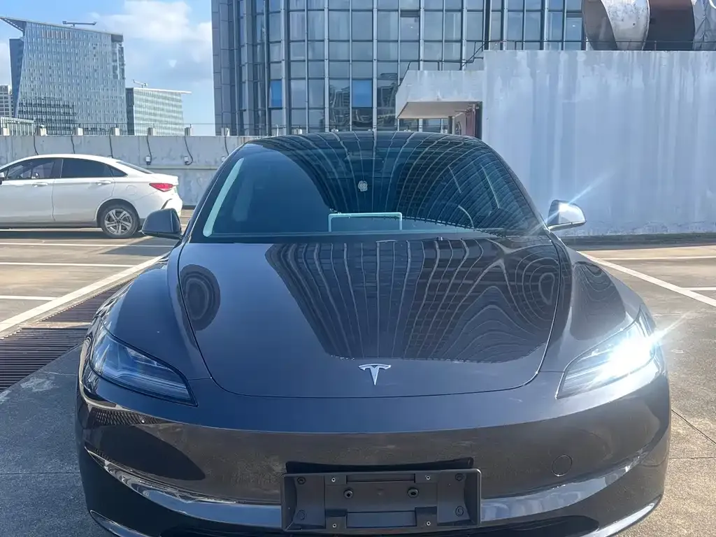 Tesla Model 3 — фото 5