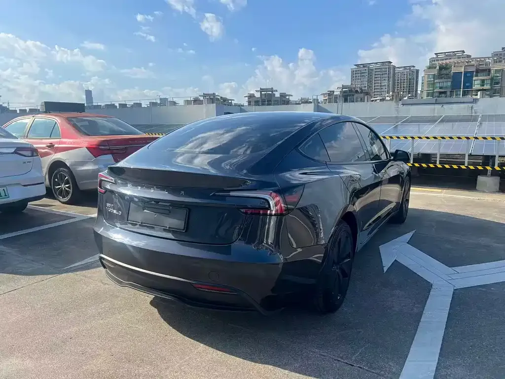 Tesla Model 3 — фото 6