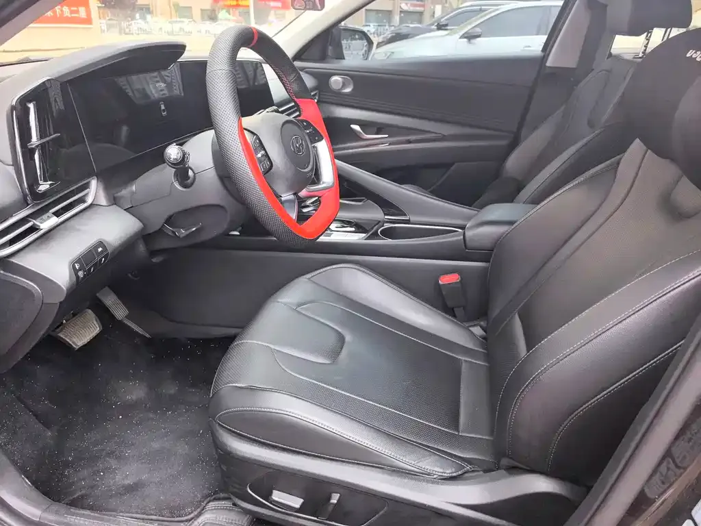 Hyundai Elantra — фото 10