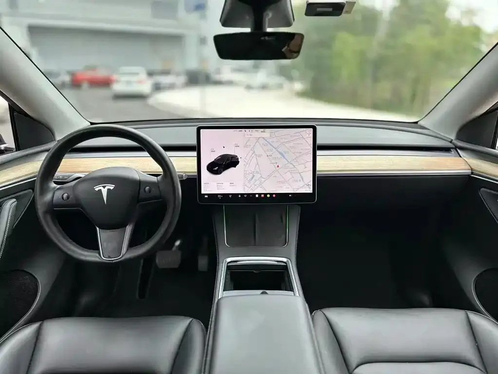 Tesla Model Y — фото 7