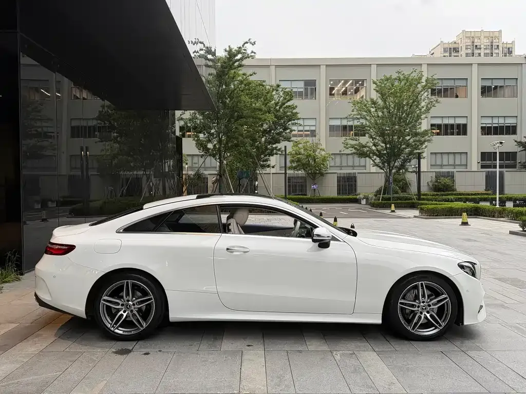 Mercedes-Benz E-Class (Import) — фото 4