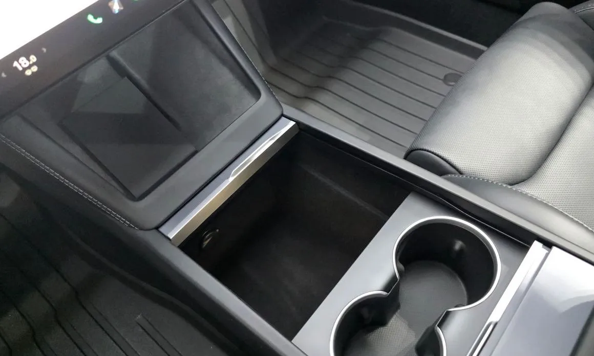 Tesla Model 3 2024 из KR, фото 3