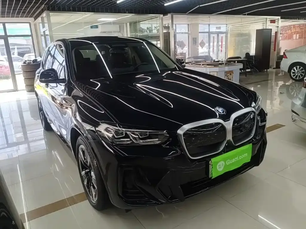 BMW iX3 — фото 10