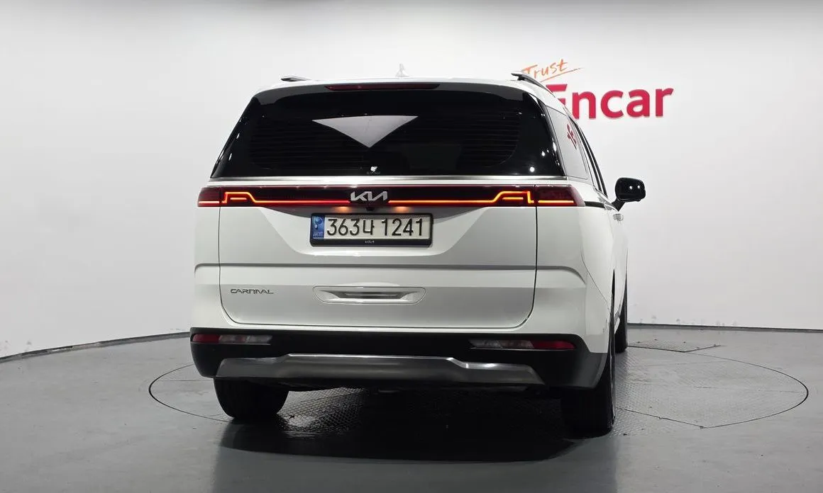 Kia Carnival — фото 10