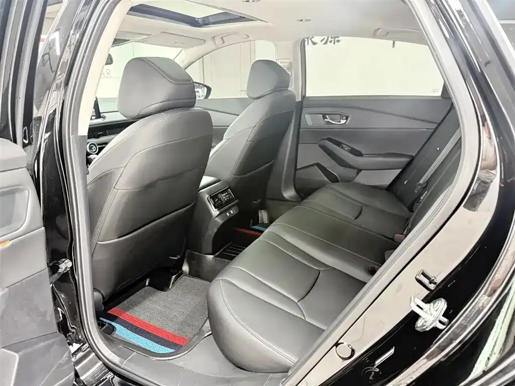 Honda Accord — фото 9