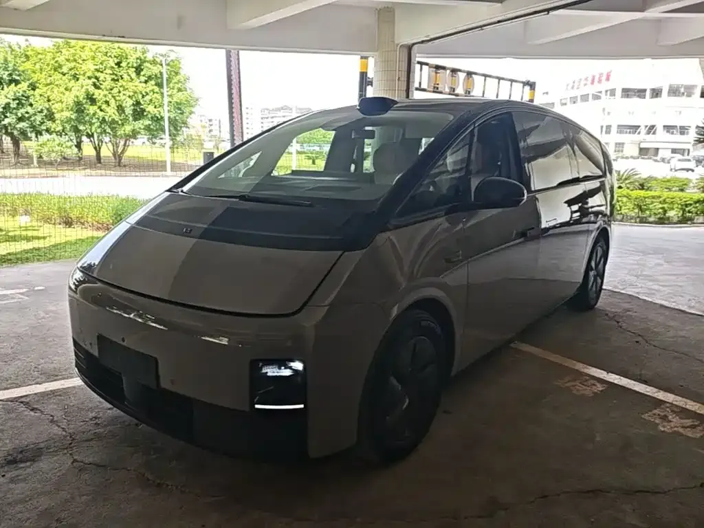 Li Auto MEGA — фото 7