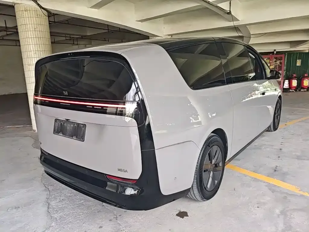 Li Auto MEGA — фото 2