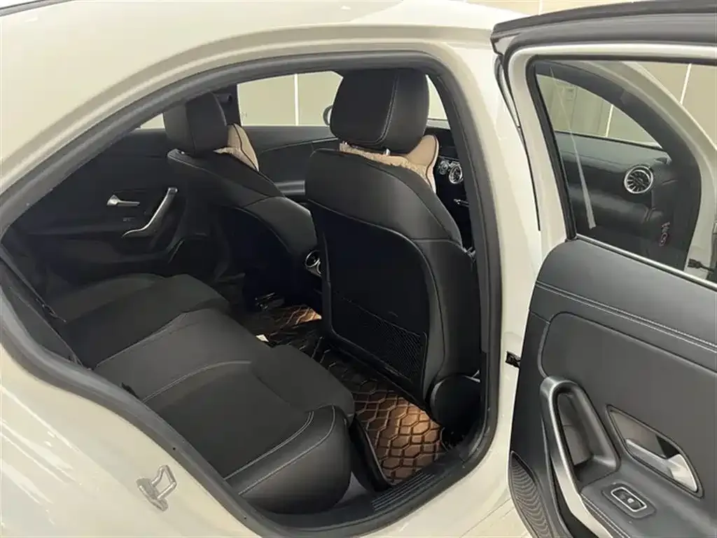 Mercedes-Benz A-Class — фото 7