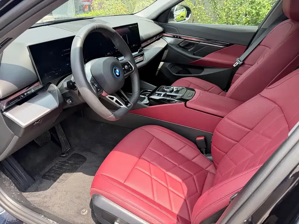 BMW i5 — фото 6