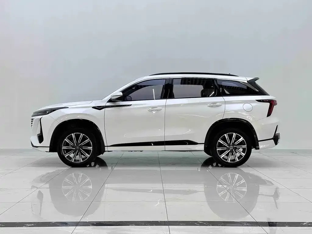 Changan CS75PLUS — фото 6