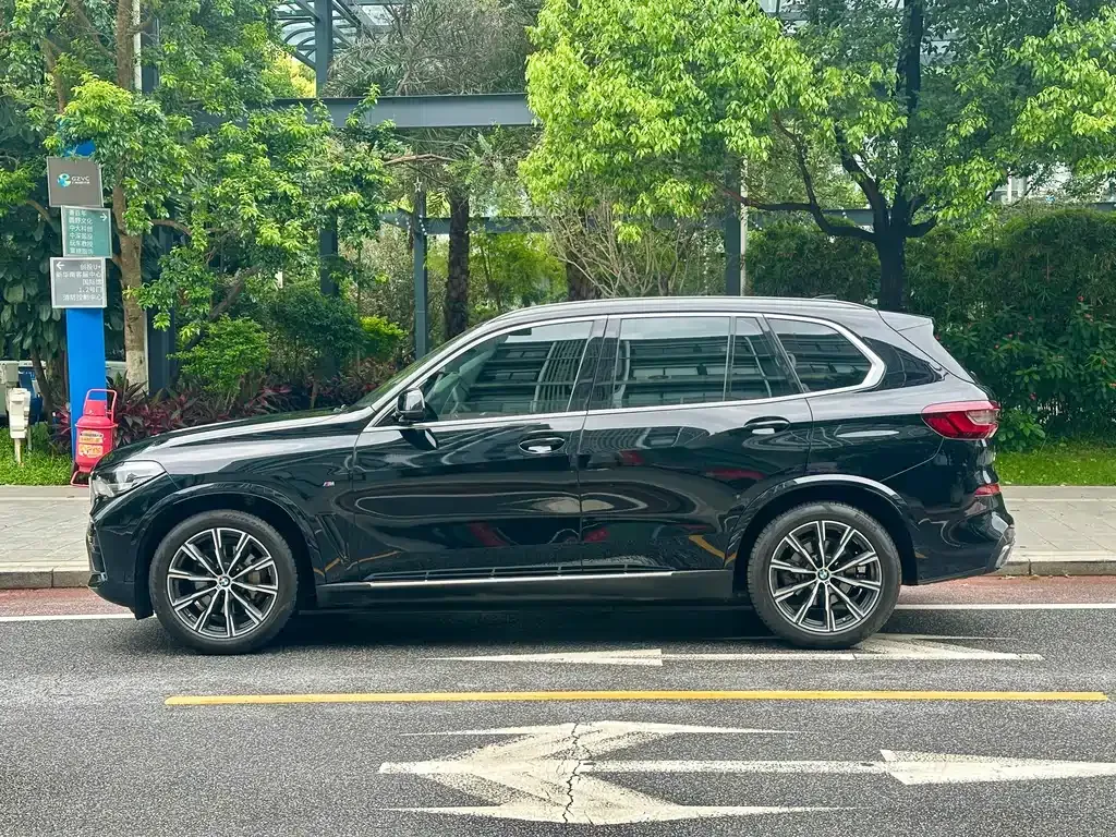 BMW X5 (Import) — фото 9