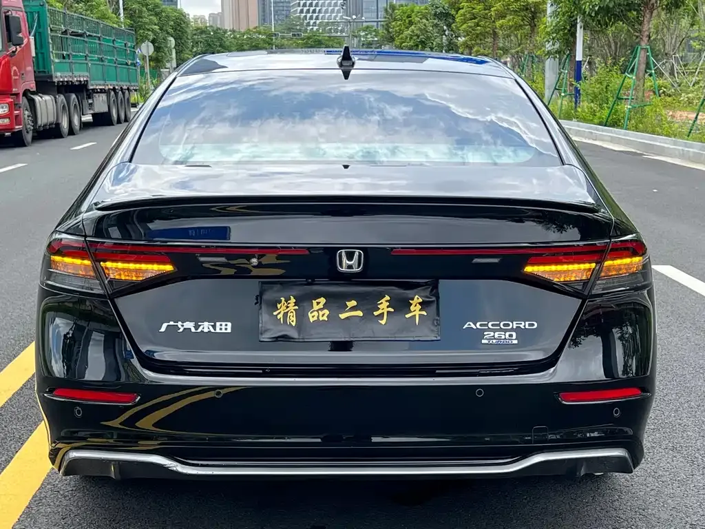 Honda Accord — фото 3