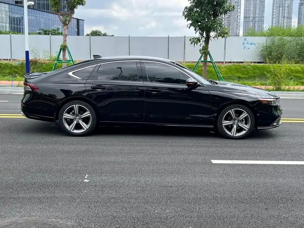 Honda Accord — фото 9