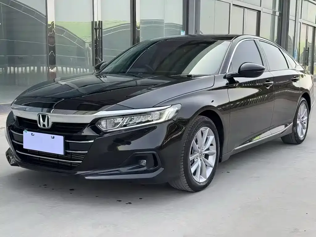 Honda Accord — фото 1