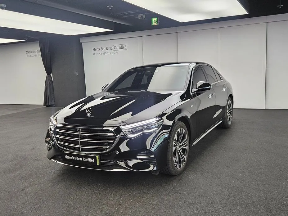 Mercedes-Benz E-Class — фото 1