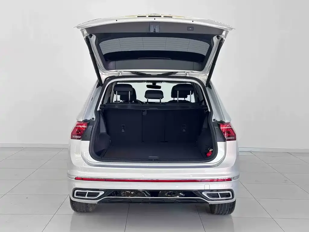 Volkswagen Tiguan L — фото 4