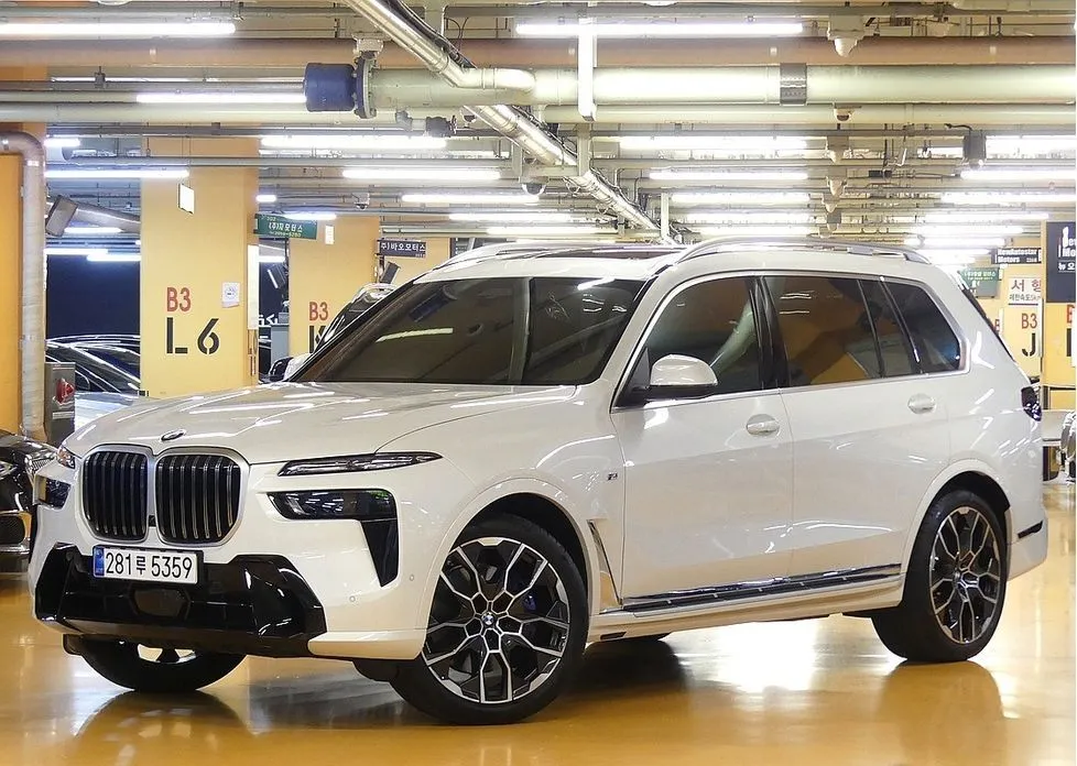BMW X7 — фото 1