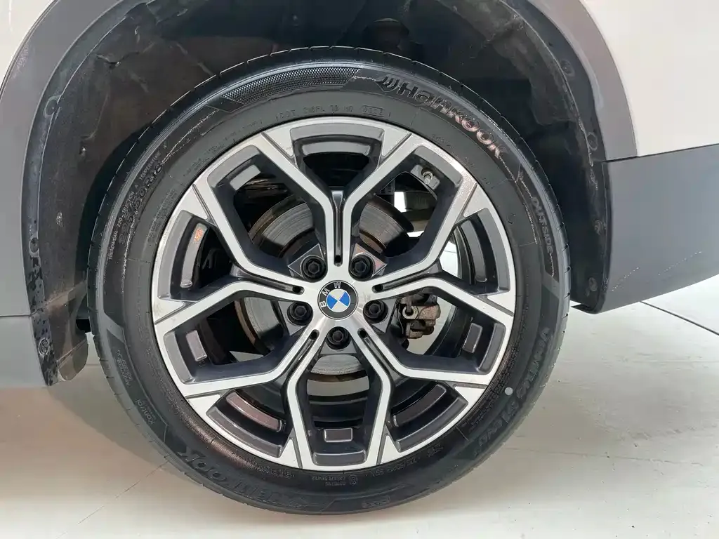 BMW X1 — фото 10