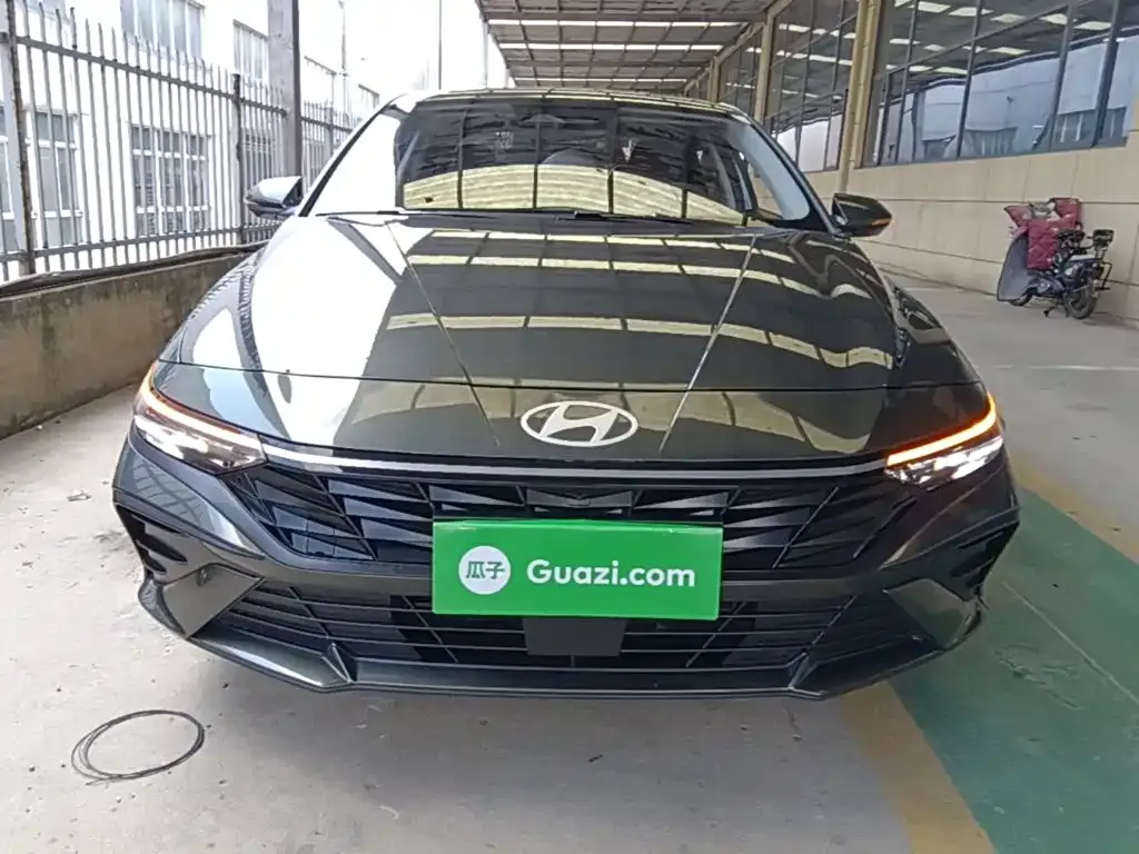Hyundai Elantra — фото 3