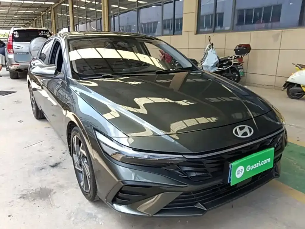 Hyundai Elantra — фото 10