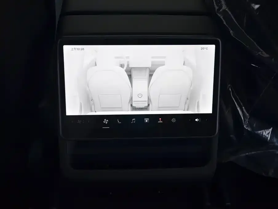 Tesla Model 3 — фото 7