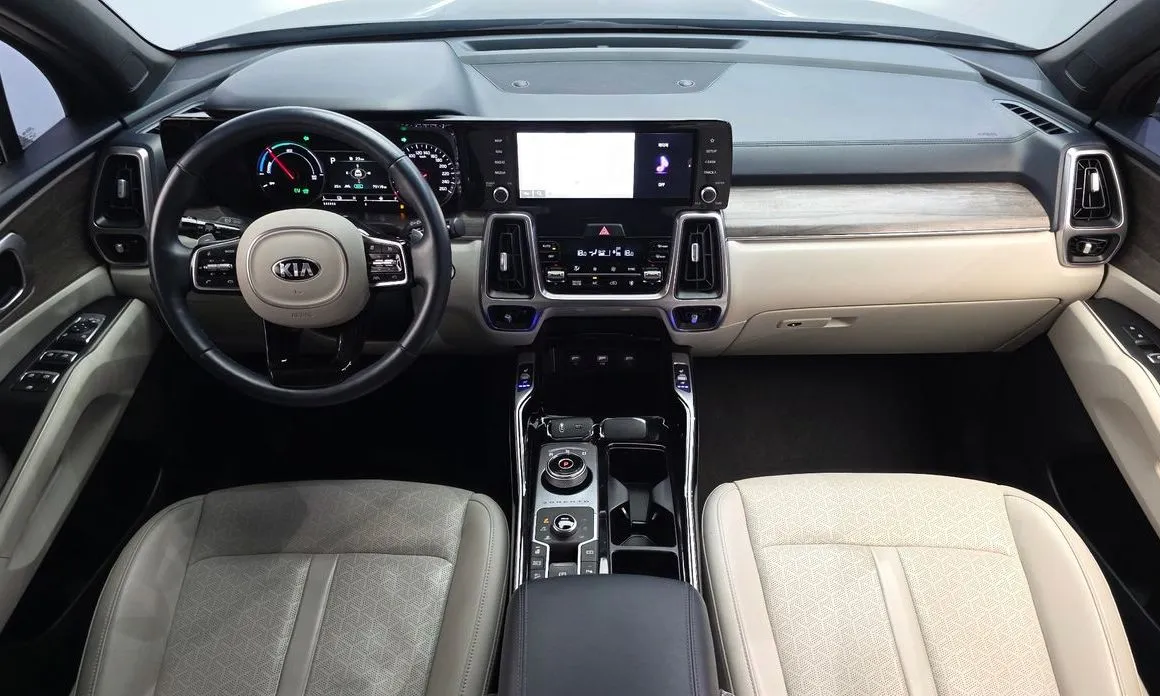 Kia Sorento — фото 8